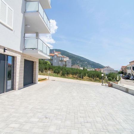 Apartments Sara 4 Бол Екстер'єр фото