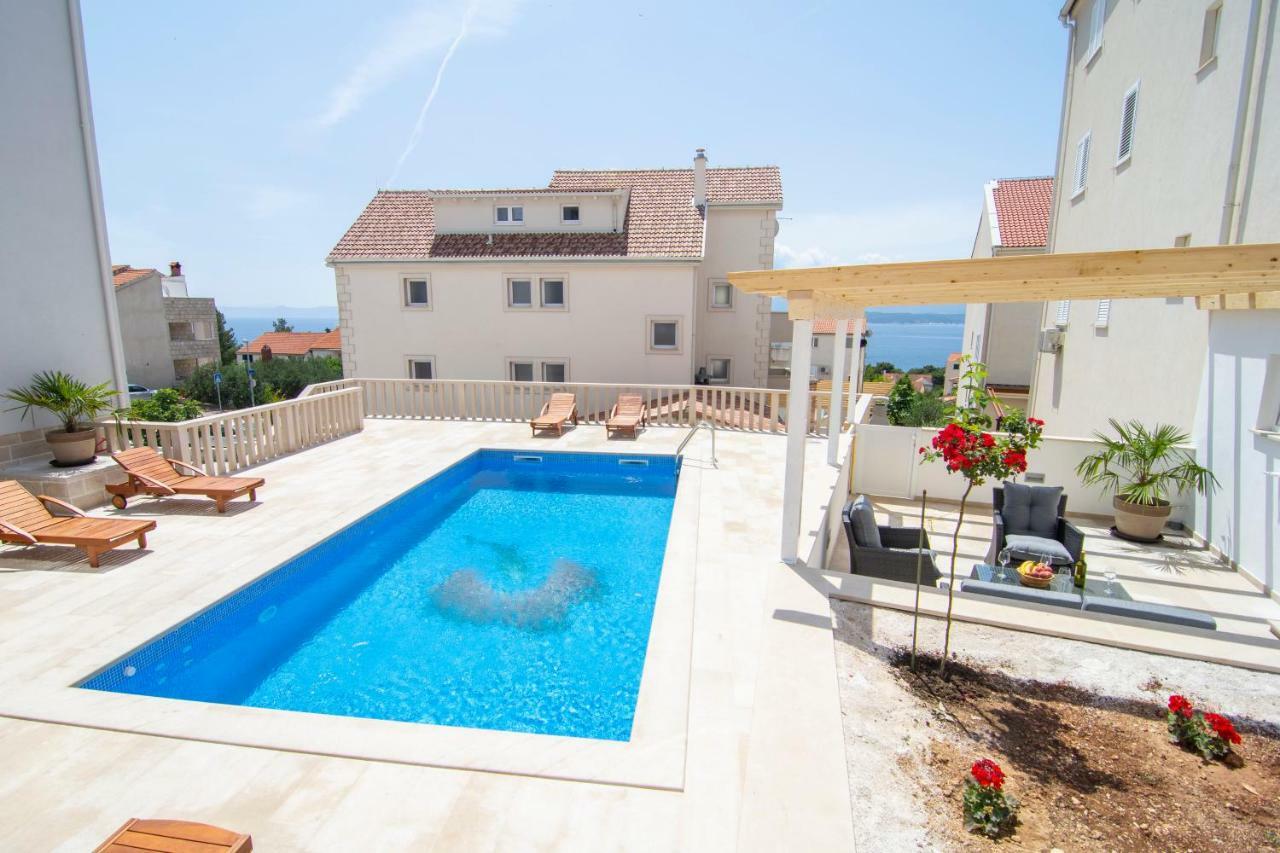 Apartments Sara 4 Бол Екстер'єр фото