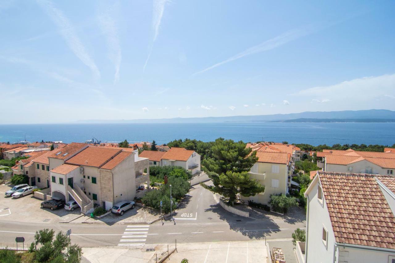 Apartments Sara 4 Бол Екстер'єр фото