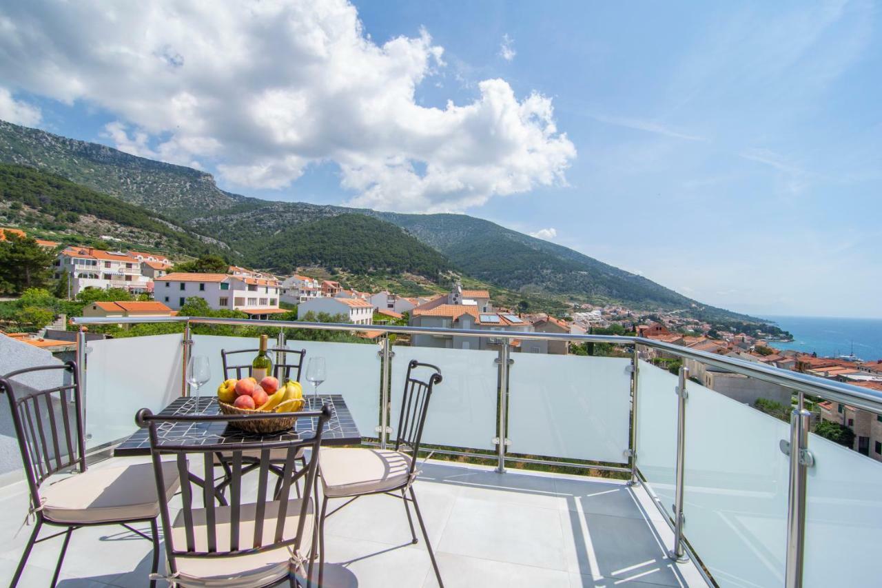 Apartments Sara 4 Бол Екстер'єр фото