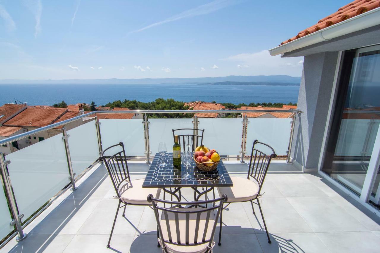 Apartments Sara 4 Бол Екстер'єр фото